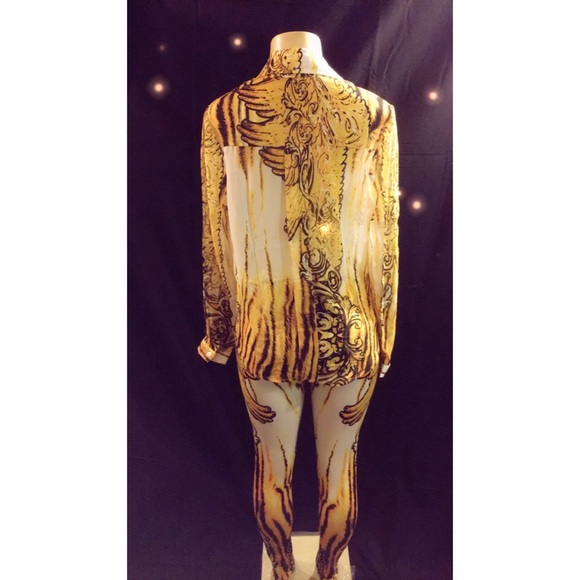 two piece set - Picture 2 of 5